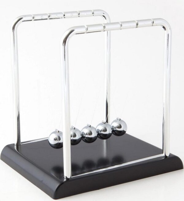 United Entertainment Giant Newtons Cradle